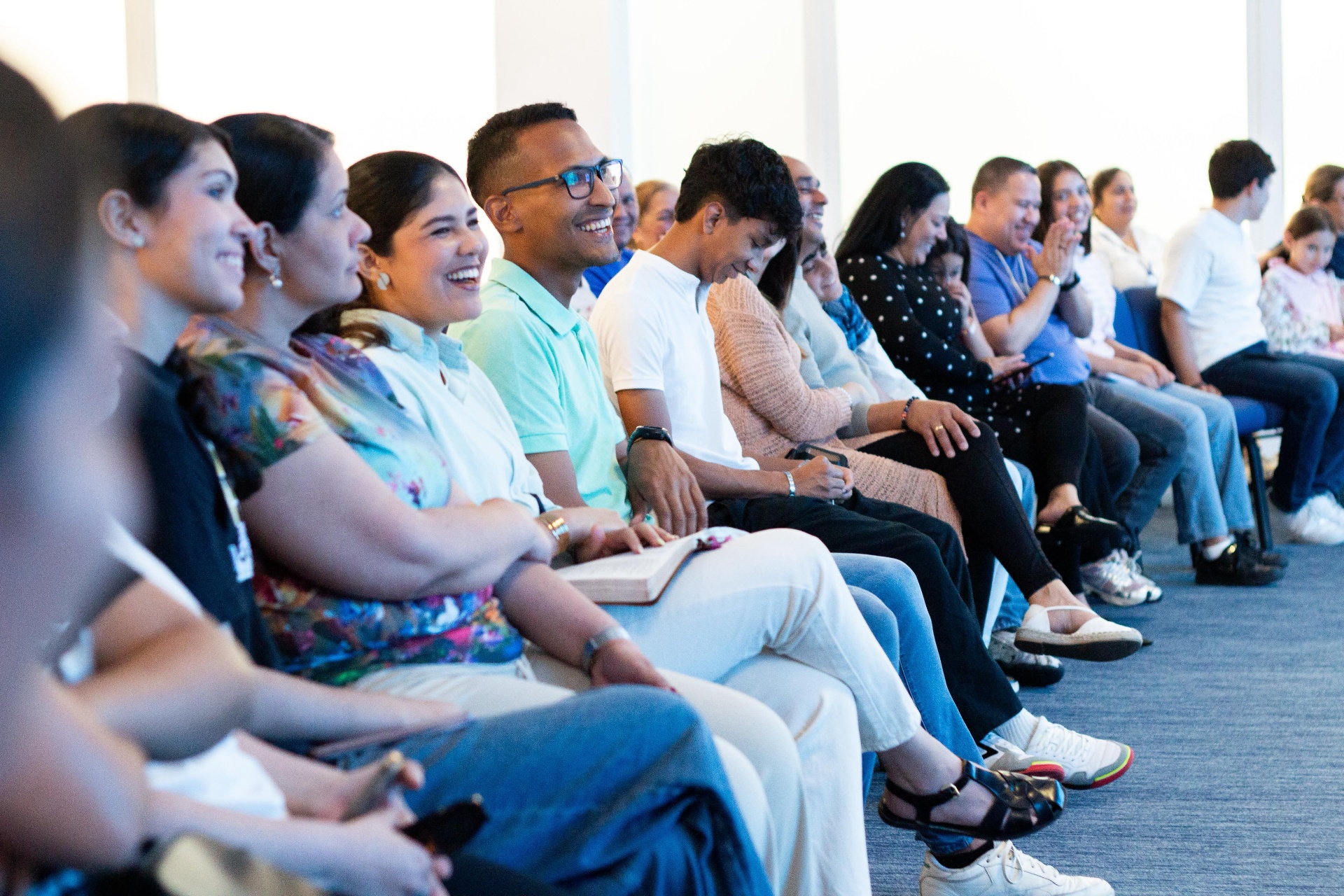 Congregación durante el servicio